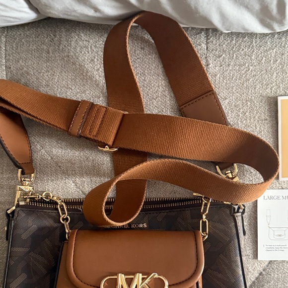 EUC Michael Kors Tan and Brown Crossbody Bag 2 in 1 bag.  Parker Large Empire - Picture 7 of 11